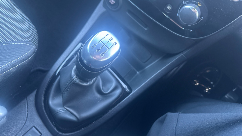 Renault Clio 0.9 TCE 90 Iconic 5dr Petrol Hatchback